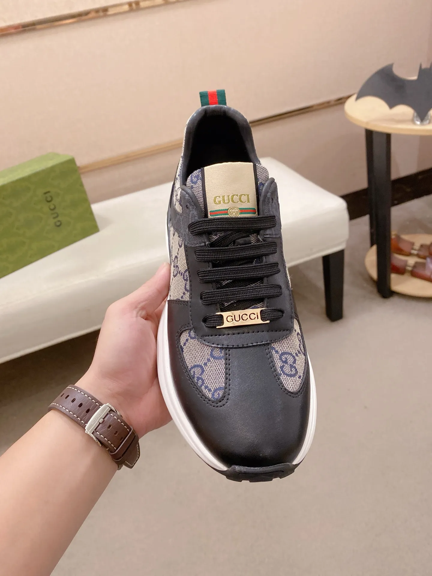 Factory price 442 men's shoes 💰New GUCCI (Gucci) counters are on the market at the same time, new men's shoes, 😘fabrics are selected imported cowhide, lining: sheepskin lining. 👍🏿 High-end ☄️ air-cushion molded anti-slip rubber outsole, exquisite lines, simple and elegant, comfortable and high-end for leisure travel. Code number: 38 to 44 (45 can be customized and cannot be returned or exchanged)
